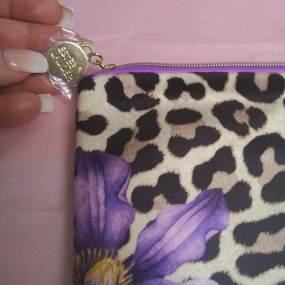 5pc. Estee Lauder beauty bundle - Picture 4 of 8